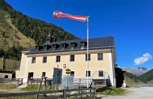 Sankt Sigmund im Sellrain Hotel | Alpengasthof Lüsens - Bergsteigerhaus