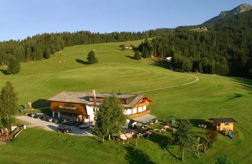 Sankt Johann in Tirol Hotel | Alpengasthof Hirschberg