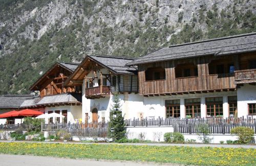 Mils bei Imst Hotel | Alpenrast Tyrol