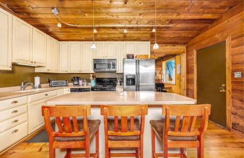 Alyeska House | Alpina Cabin