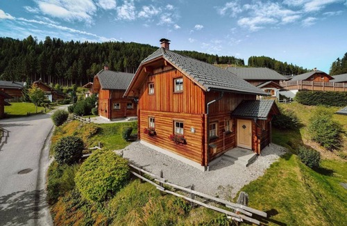 Pichl-Preunegg Cabin | Alpine hut "Enzian" - Almdorf Reiteralm