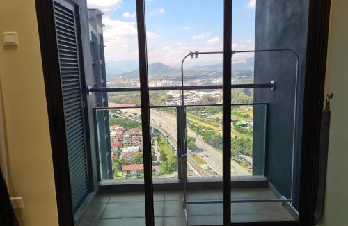 Kampung Bukit Dukong Apartment | Alpine Parkland Netflix 5 beds at MRT Batu 11 Cheras