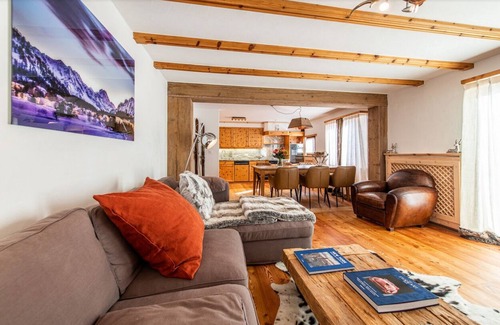 La Punt-Chamues-ch Apartment | Alpine Ski apartment close to Corviglia, St Moritz