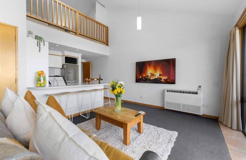 Fernhill Apartment | Alpine Three Bedroom Two Bath Apartment