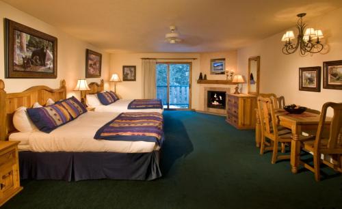 Taos Ski Valley Hotel | Alpine Village Suites