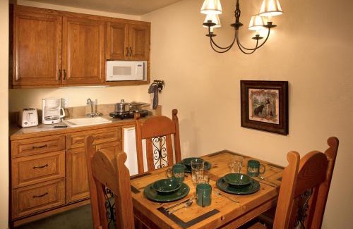 Taos Ski Valley Hotel | Alpine Village Suites