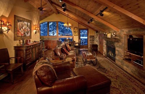 Taos Ski Valley Hotel | Alpine Village Suites