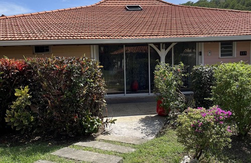 Sainte-Anne Apartment | ALPINIA972