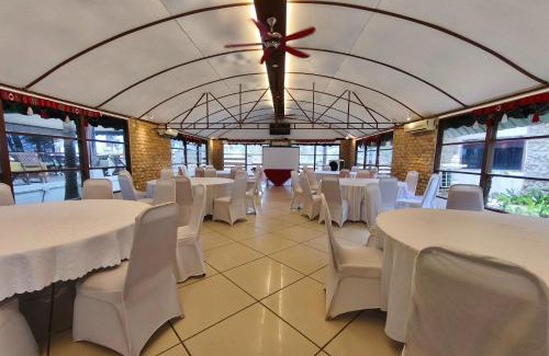 Kijal Resort | AlSafina Kijal Beach Resort & Restaurant