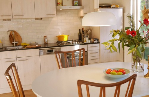 Harfsen House | Also ideal for project work: peace, comfort and downshifting just like at home!