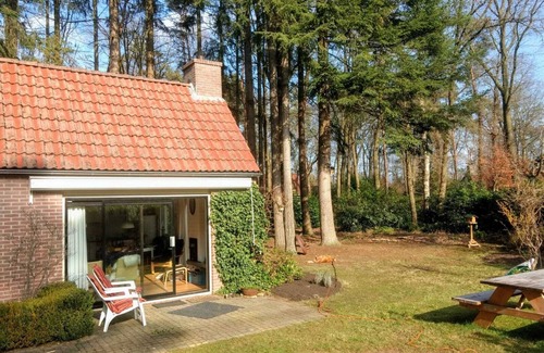 Harfsen House | Also ideal for project work: peace, comfort and downshifting just like at home!