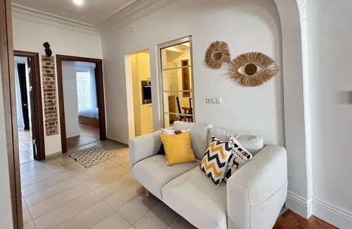 Taksim Apartment | Altınbilezik - Modern Flat w/ 3 BR, 2 BA ! Cihangir, Taksim