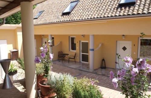 Dunaszekcso Apartment | Alt Baden Apartement