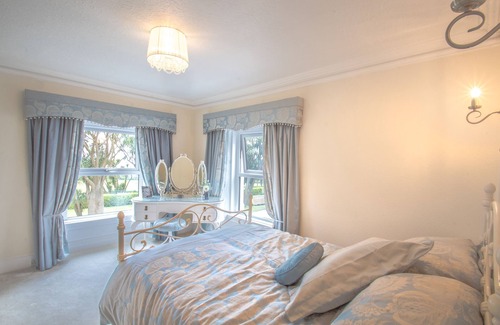 Whitehead Hotel | Altahammond House