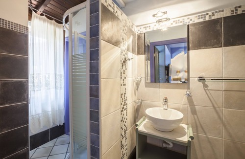 Paradhisos Bed & Breakfast | Alterra Vita Studio at a cozy B&B