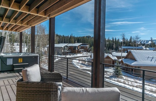 Rendezvous House | Altitude Adjustment | Hot Tub Views & Steam Shower