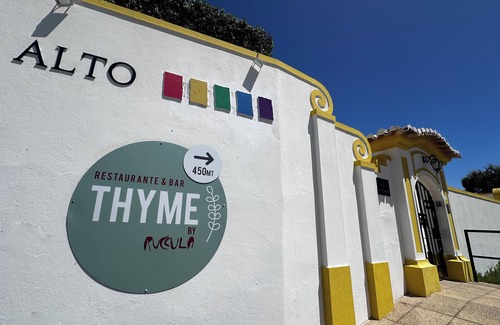 Alvor Apartment | Alto Club, Alvor. Quiet, comfortable apartment in this acclaimed holiday resort