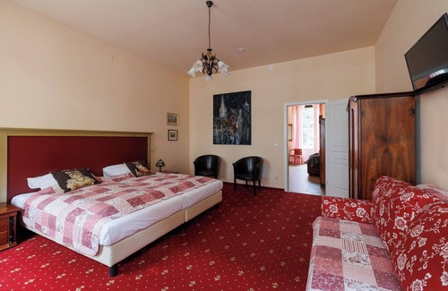 Funfhaus Hotel | Altwienerhof, a cozy-artistic suite with top connections in Vienna