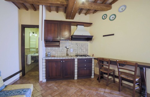 Bovara House | Alvavista1 apartment with pool, 20 minutes drive from Assisi center