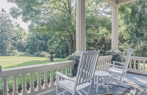 Kingston Hotel | Always a Great Idea To Unwind! Free Parking, Bike Rental, Near Loughran Park