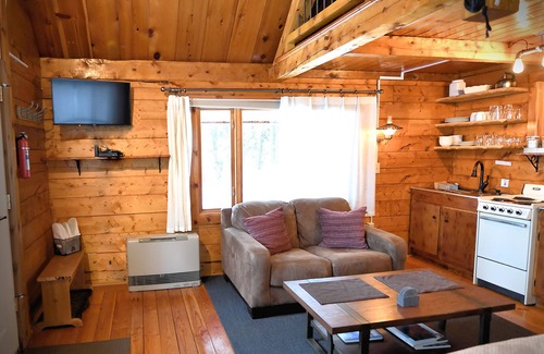 Girdwood Cabin | Alyeska Hideaway Log Cabins - Glacier Cabin