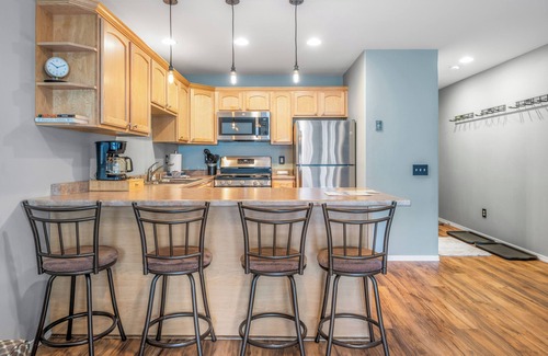 Alyeska Apartment | Alyeska Mountain Side Retreat!