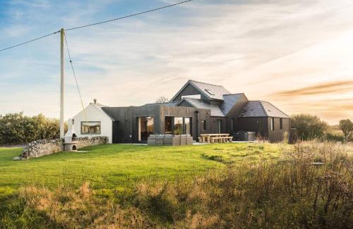 Llanfaelog House | Alynfa Barn House Rhosniegr