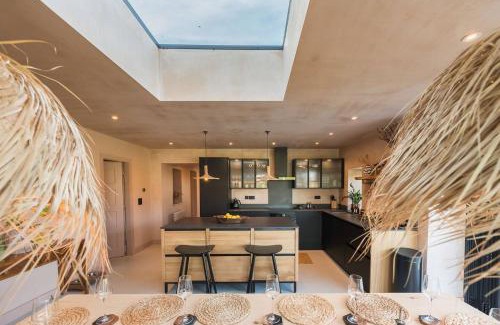 Llanfaelog House | Alynfa Barn House Rhosniegr