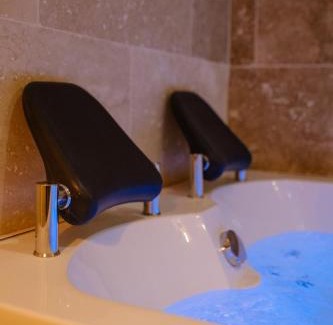 Montfavet Apartment | AMA, suite avec baignoire balnéo et sauna privé