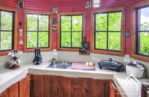 Chachagua House | Amalfi Forest House La Fortuna Hot Tub Wifi AC