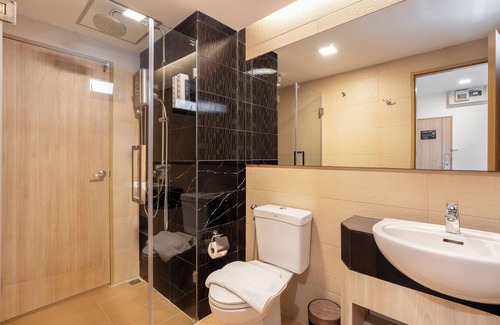 Bang Yi Ruea Hotel | Amanah Bangkok Hotel