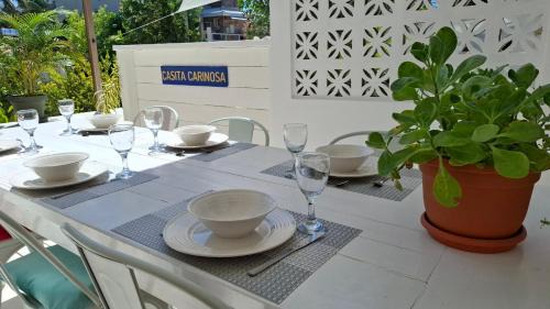 Caye Caulker House | Amanda's Place Casita Carinosa - pool and tropical garden