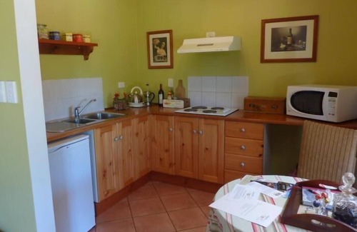 Tatachilla Bed & Breakfast | Amande Bed and Breakfast