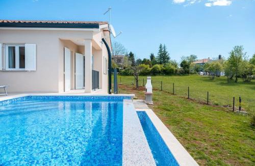 Topid Villa | Amani Villa
