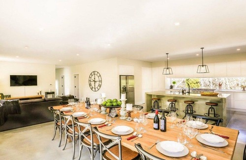 Bowral House | Amaroo - modern, luxurious and chic