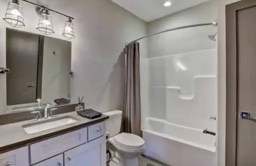 Near Eastside Condo | Amazed three bedroom condo downtown