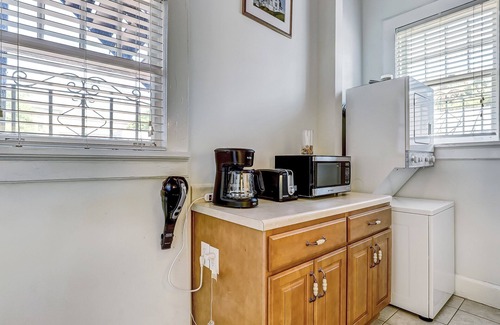 Thomas Square Apartment | Amazing 1 Bed in Starland, Heated Pool Access