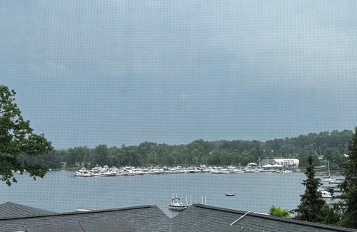 Malletts Bay House | Amazing 1-bedroom private loft with lake views and access in Mallet's Bay.