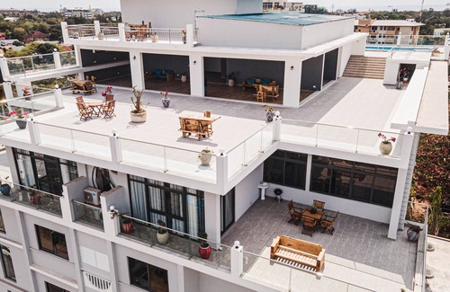 Masaki Apartment | Amazing 1BR apartment w/wifi, gym & pool