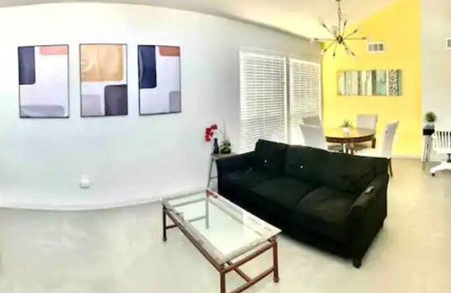 Franklin Park Apartment | Amazing 2Bd home near Downtownn