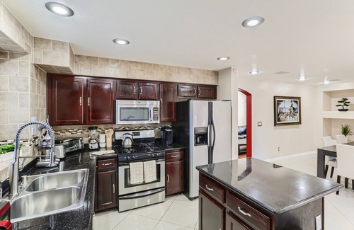 Silverado Ranch House | Amazing 3 Bedroom Vacation Home W/Outside Spa