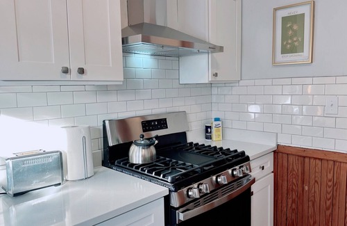 Watertown Condo | Amazing 3-bedrooms condo near Cambridge and Boston College with AC, Parking