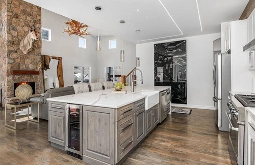Gypsum House | Amazing 3 Level home