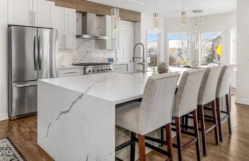 Gypsum House | Amazing 3 Level home