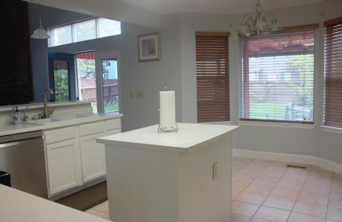 Westridge House | Amazing 4 Bedroom House with nice Backyard