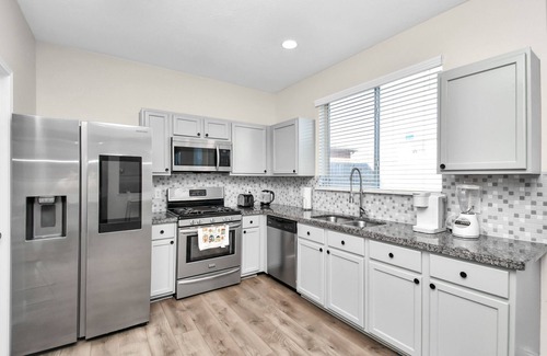 Cypress House | Amazing 4-BR Oasis With Pool & Backyard Bliss