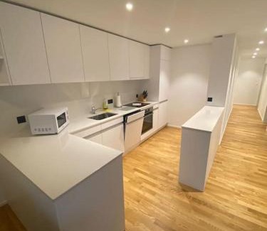 Hirslanden Apartment | Amazing 4BR flat in the city centre - Sky 9