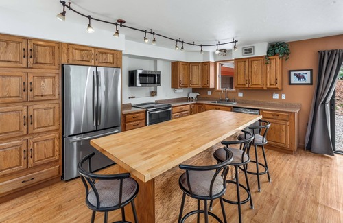 Basalt House | Amazing 7 Castles Views! Privacy only 7 Minutes from Basalt Town