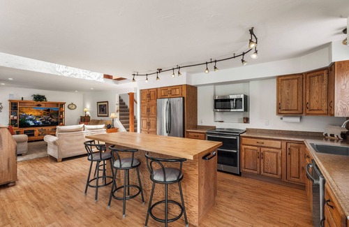Basalt House | Amazing 7 Castles Views! Privacy only 7 Minutes from Basalt Town