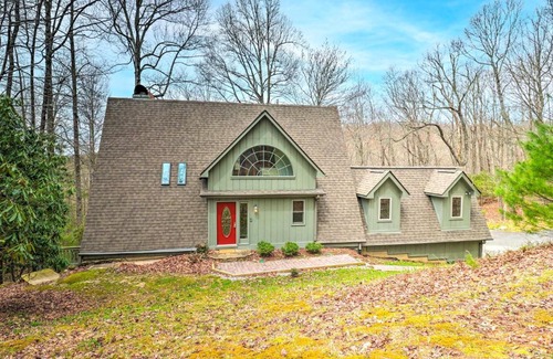 Brevard House | Amazing A-Frame with Private Hiking and Amenities